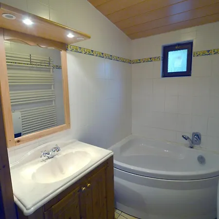 In Bocq With Heated Pool, Cleaning Included * Purnode