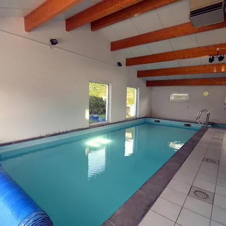 Semesterbostad Sunny With Pool, Cleaning Included